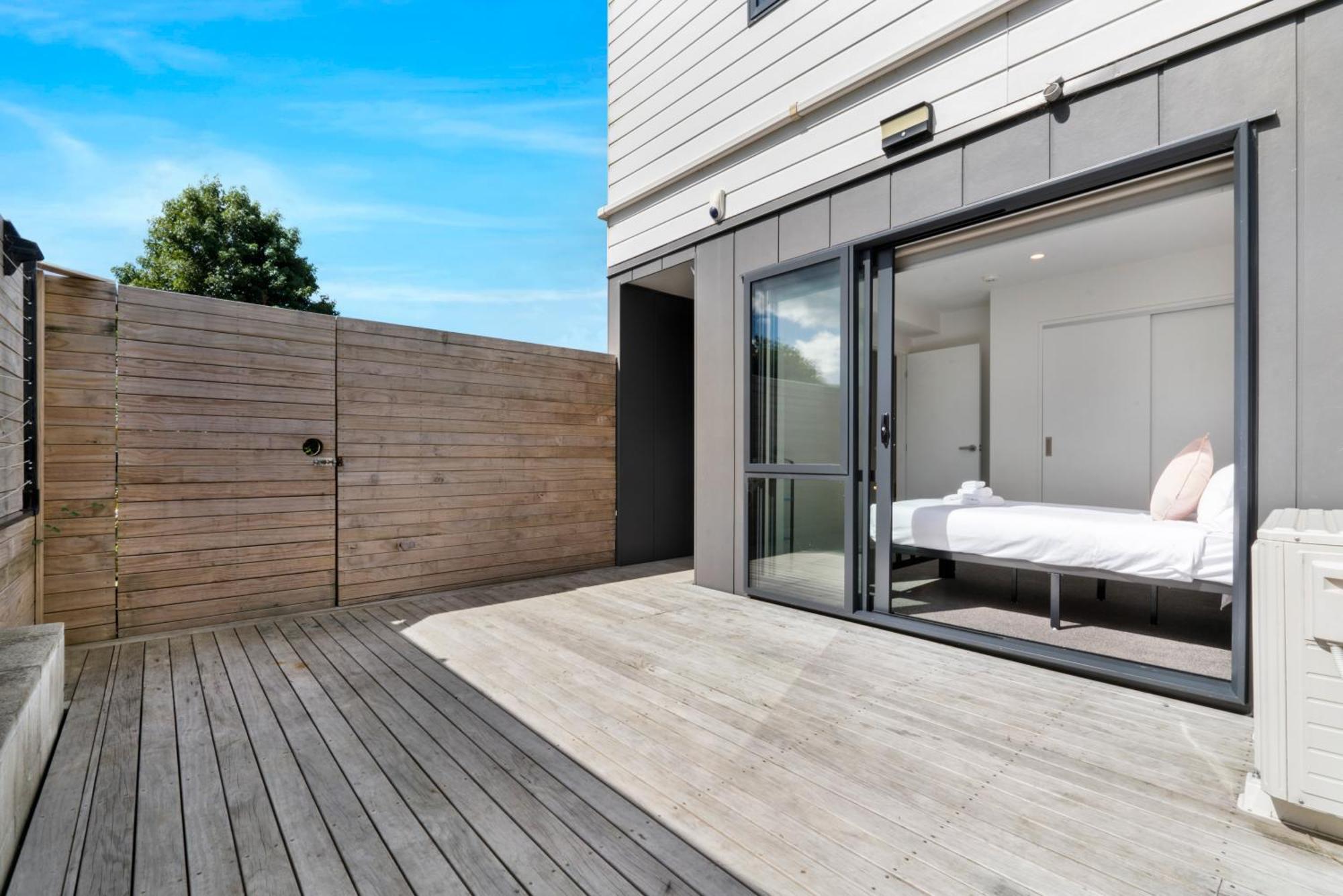 Your Home Away From Home Located Near Auckland Cbd Экстерьер фото
